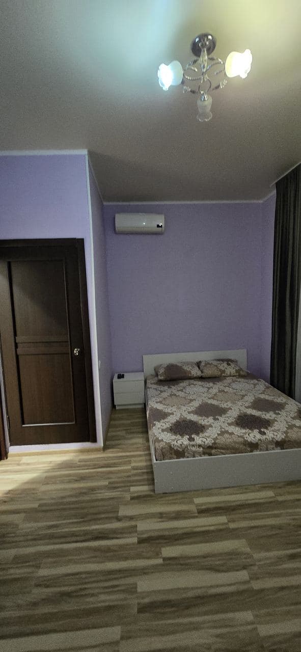 В тени  киви, Сухум — фото 5