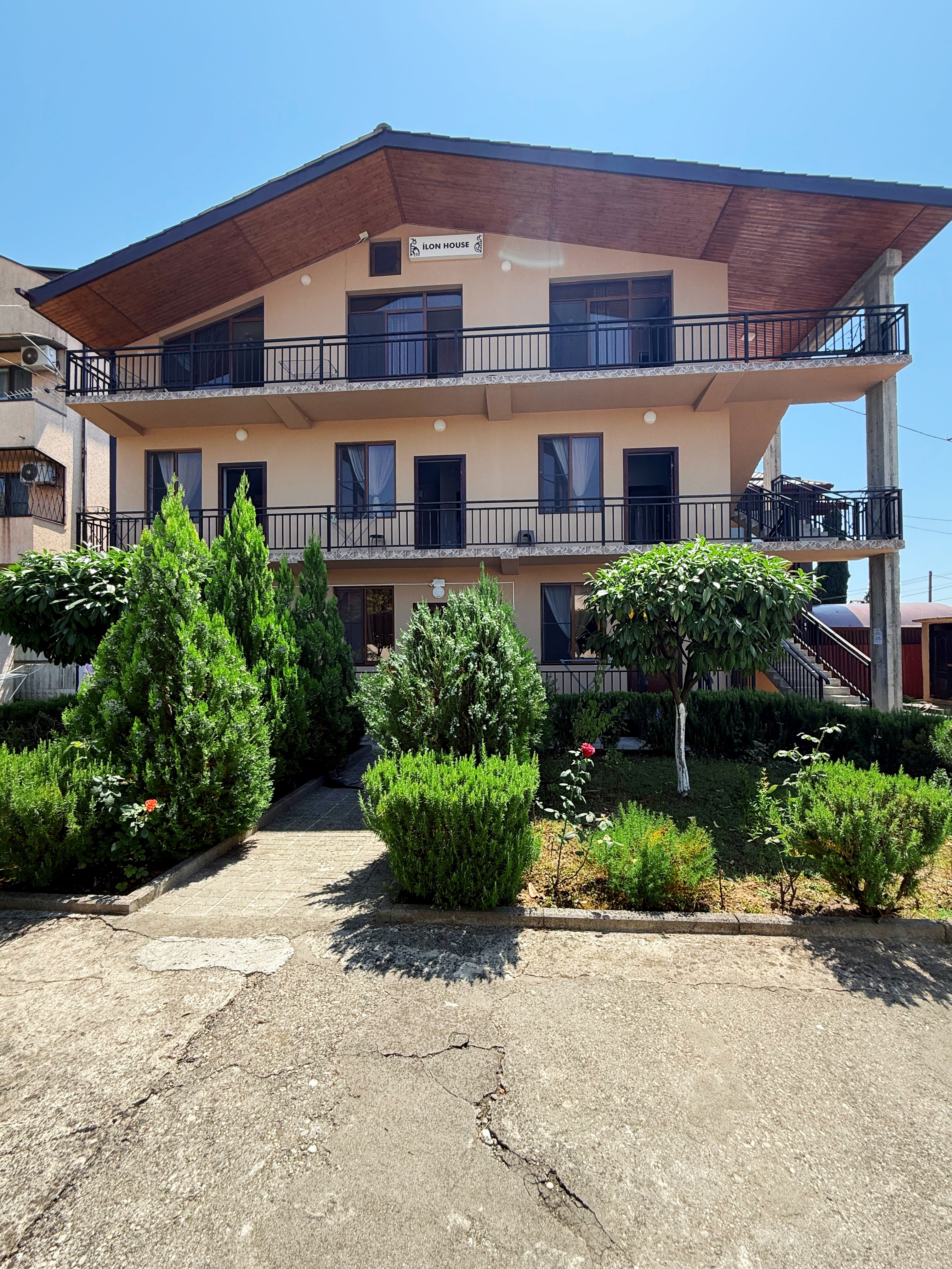 Гостевой дом “Ilon House », Гудаута
