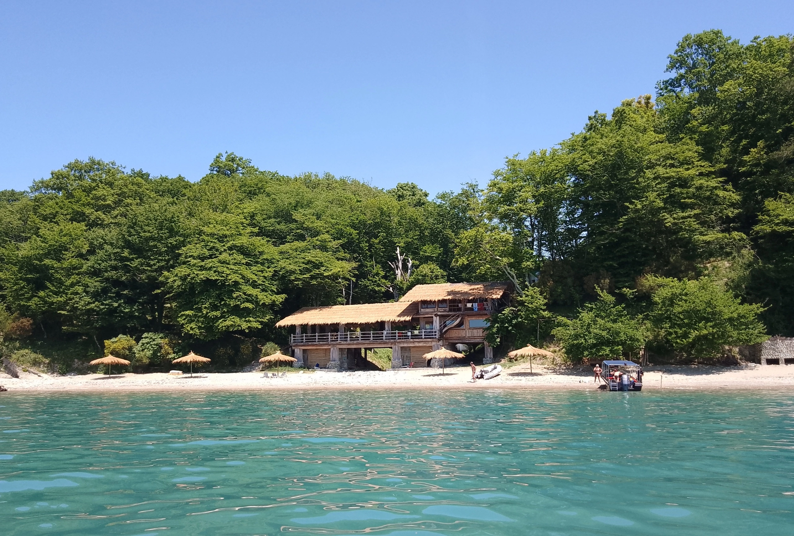 Шлыпра - кемпинг в Третьем ущелье, Пицунда — фото 3