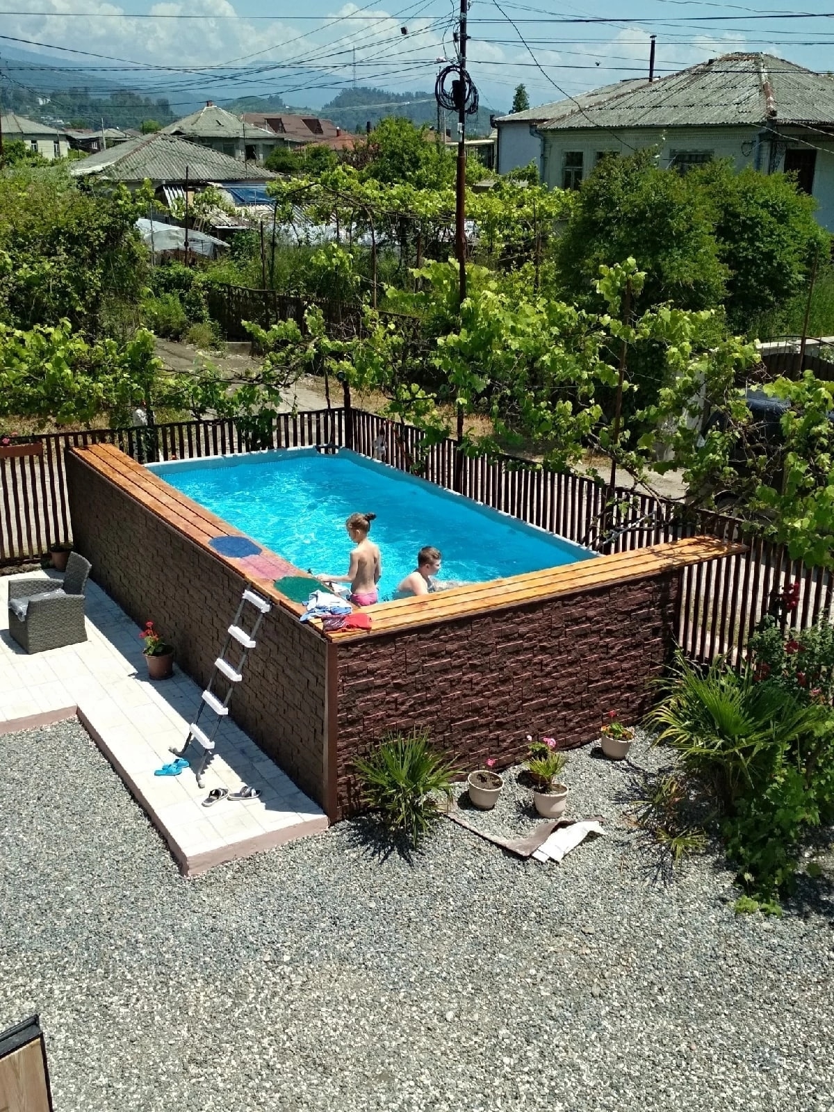 "Свои да Наши", Сухум — фото 1