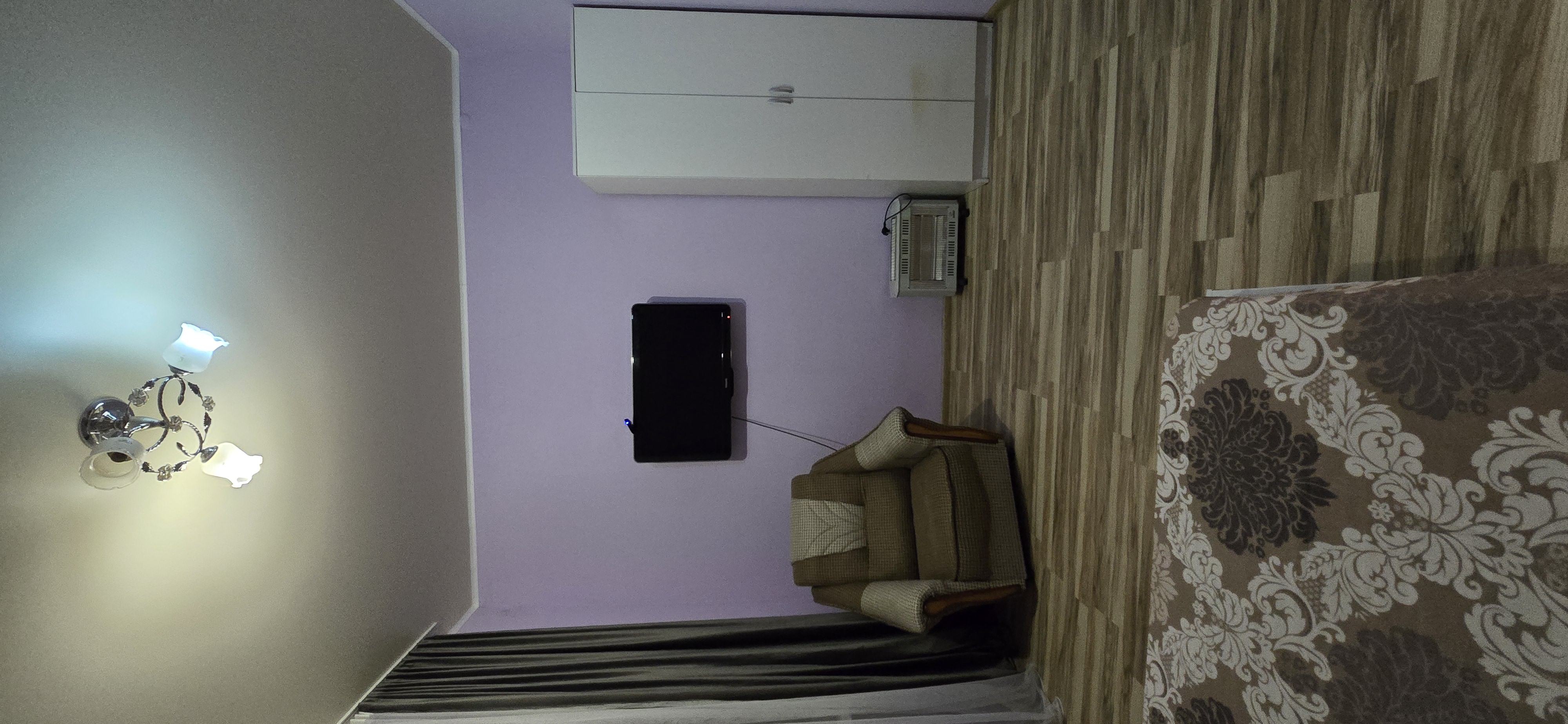 В тени  киви, Сухум — фото 6