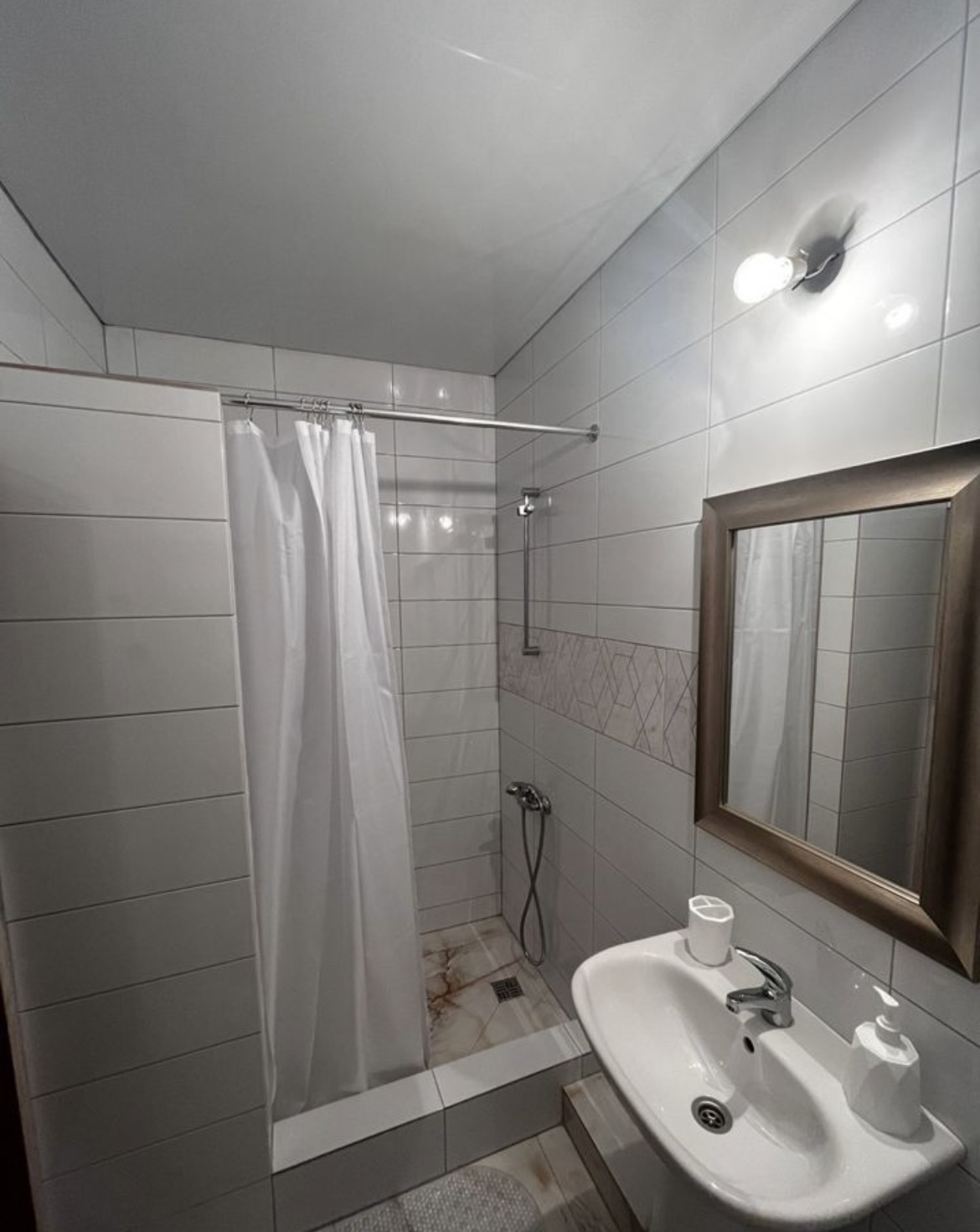 Silver House, Гагра — фото 14