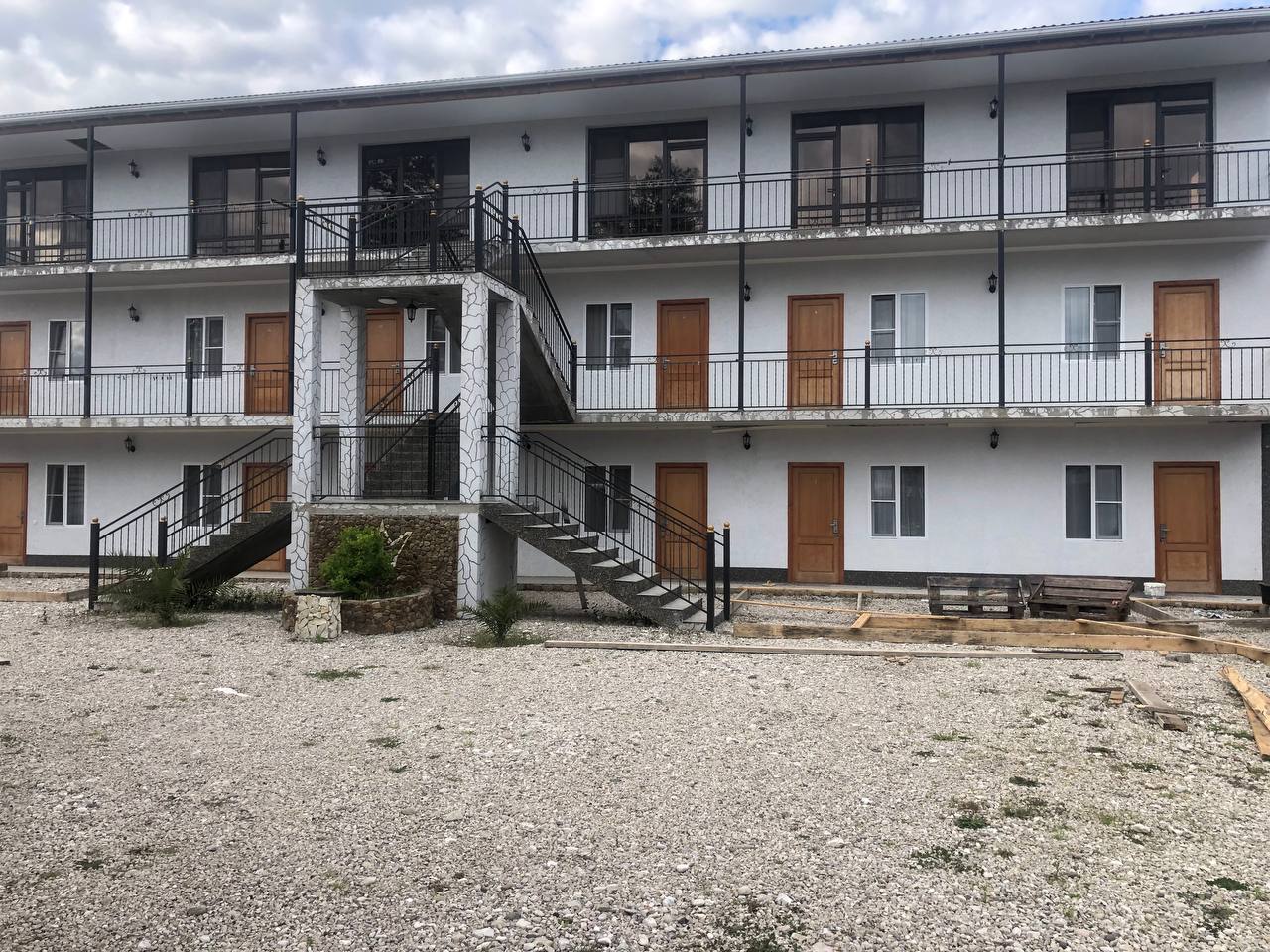 Crown, Гагра — фото 1