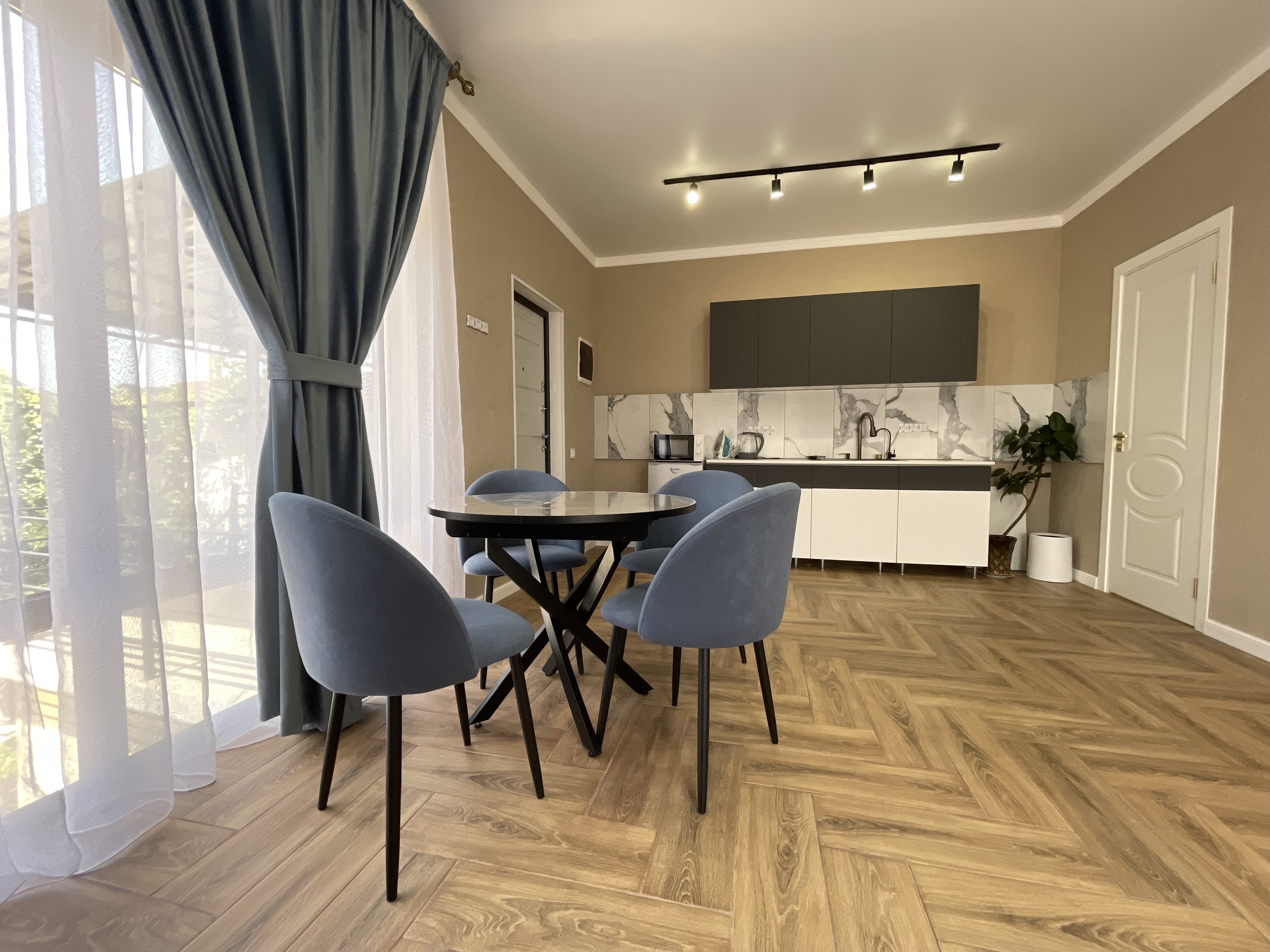 Студия в центре города Сухум, Сухум — главное фото