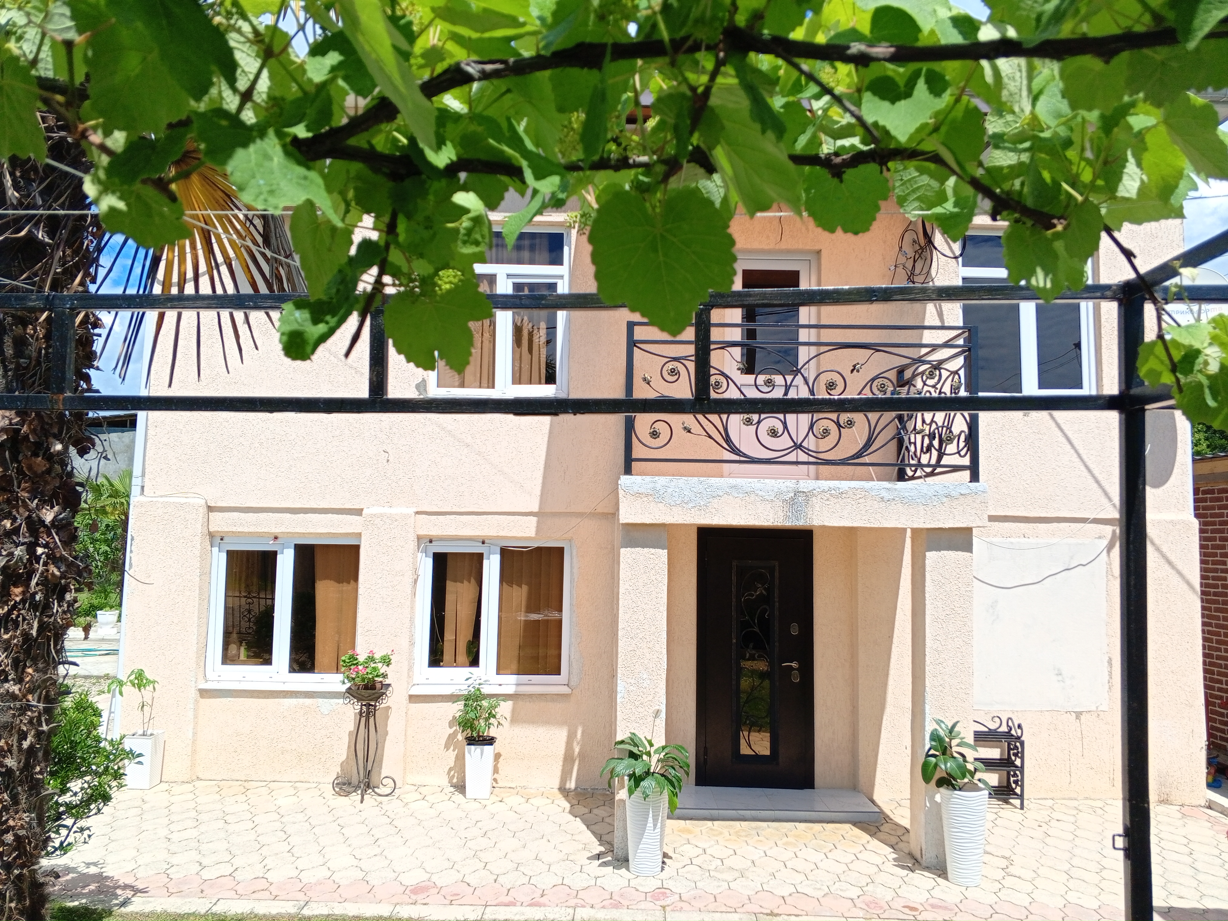 Гостевой дом у Алисы, Гудаута