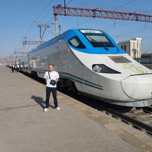 Денис — владелец Квартира- Студия